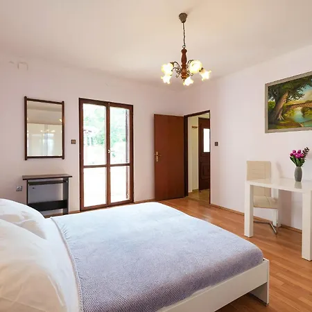 Beautiful In With Kitchen