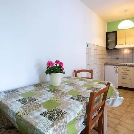 Holiday home Beautiful In With Kitchen