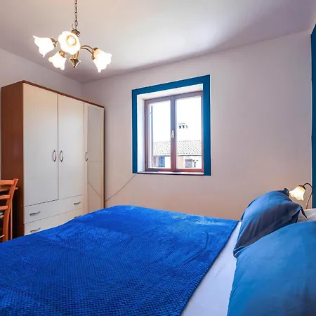 Beautiful In With Kitchen Holiday home