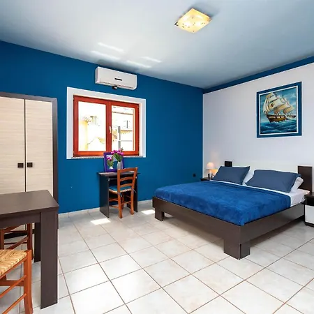 Beautiful In With Kitchen Holiday home *