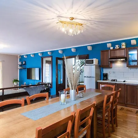 Beautiful In With Kitchen Holiday home *